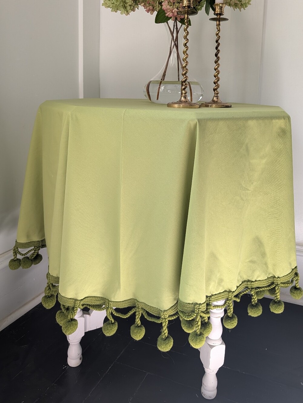 Vintage Round Green 60" Tablecloth With 3" Braiding And Pom Pom Trim Fringe